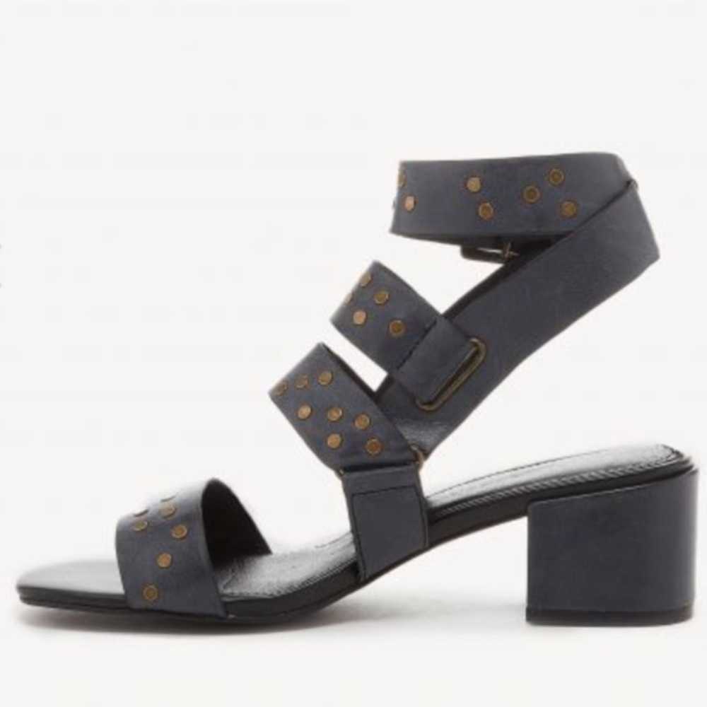 Kelsi Dagger seabring studded sandals 5.5